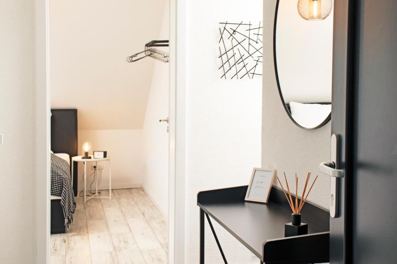 Blackncozy - Design Appartement Mit Boxspringbett Und Balkon Lorrach Luaran gambar