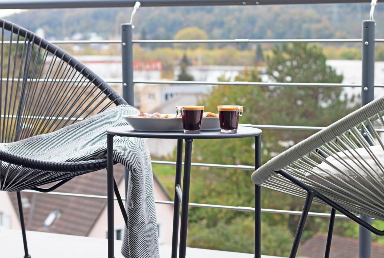 Blackncozy - Design Appartement Mit Boxspringbett Und Balkon Lorrach Luaran gambar
